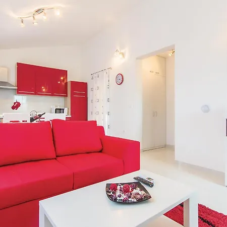 1 Bedroom Lovely In *
