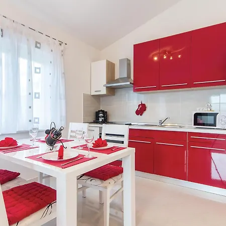 1 Bedroom Lovely In *